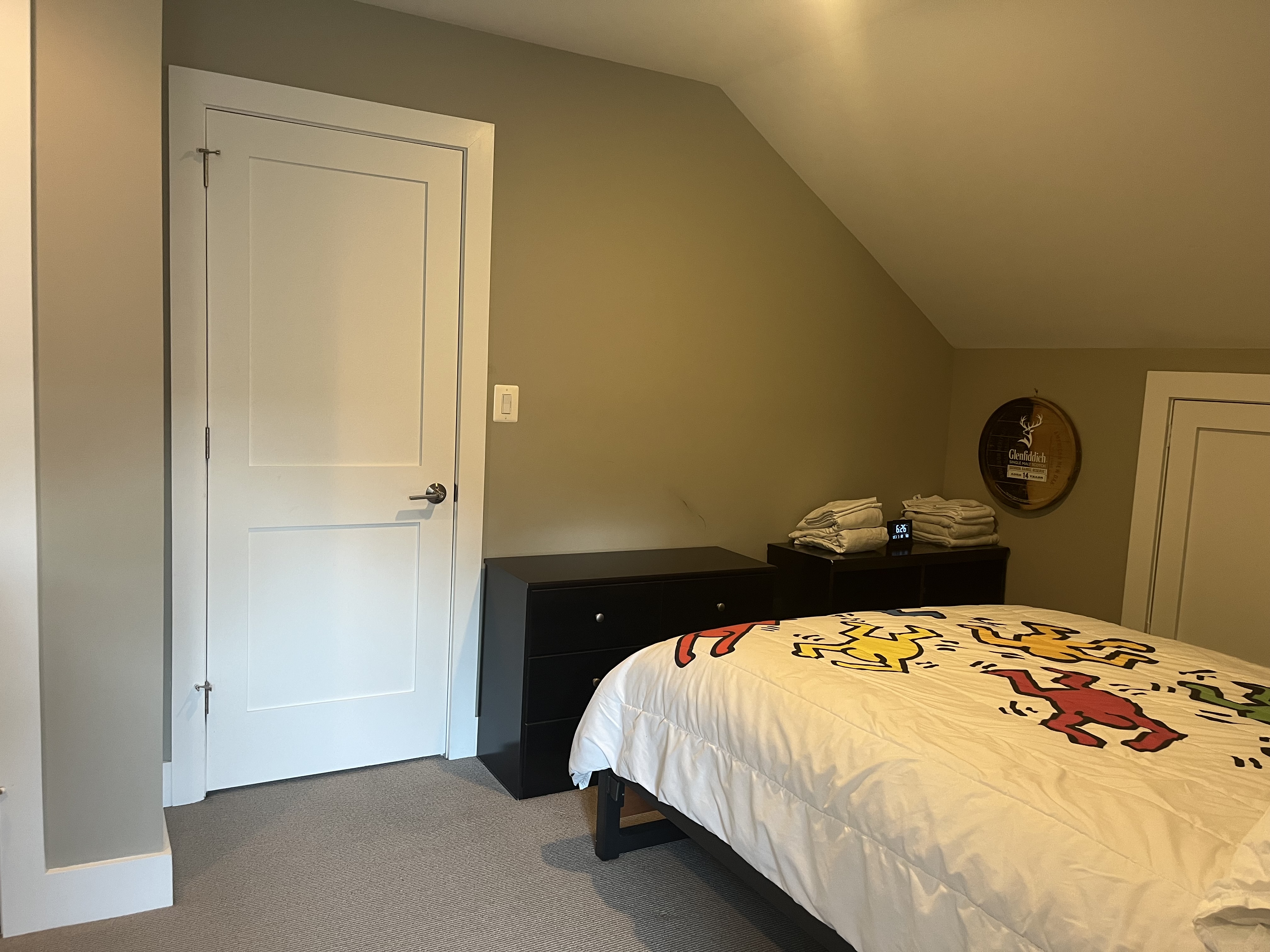 listing photo 2/4